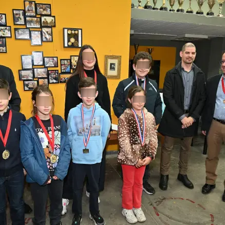 Απονομές παιδικού τουρνουά σκάκι στον σκακιστικό όμιλο Ηλιούπολης (ΣΟΗ).